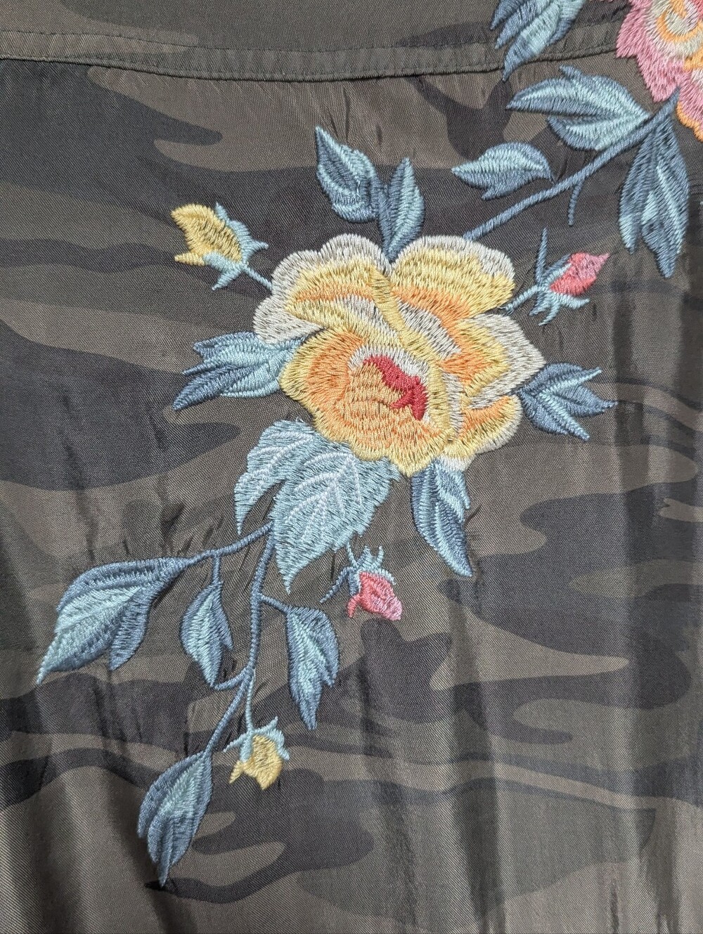 Johnny Was Workshop Embroidered Camo Jacket Size XS - Picture 6 of 14